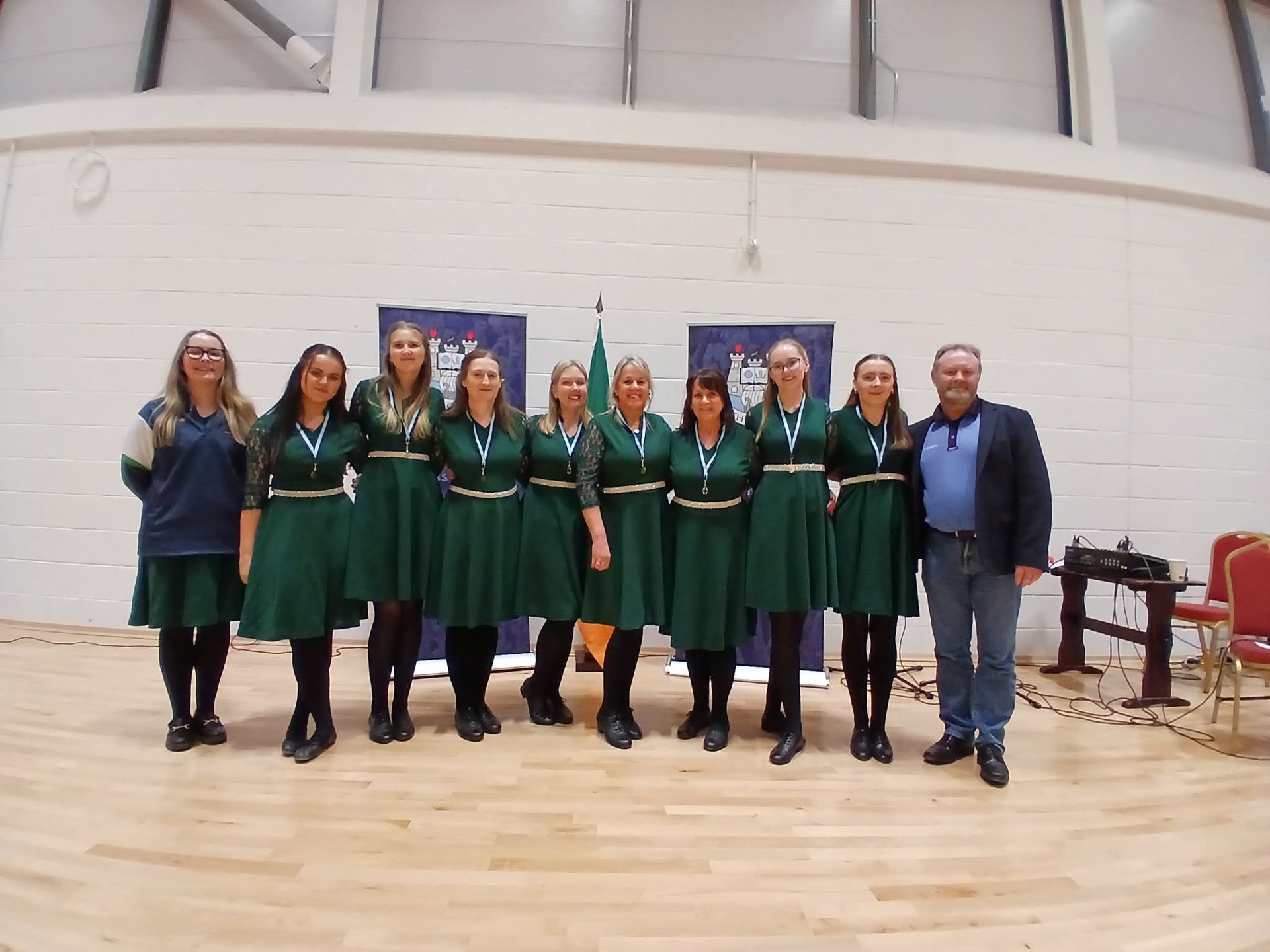 Rince Foirne / Ceilí Dancing team from Cuamann Uí Dhuibhir. Image