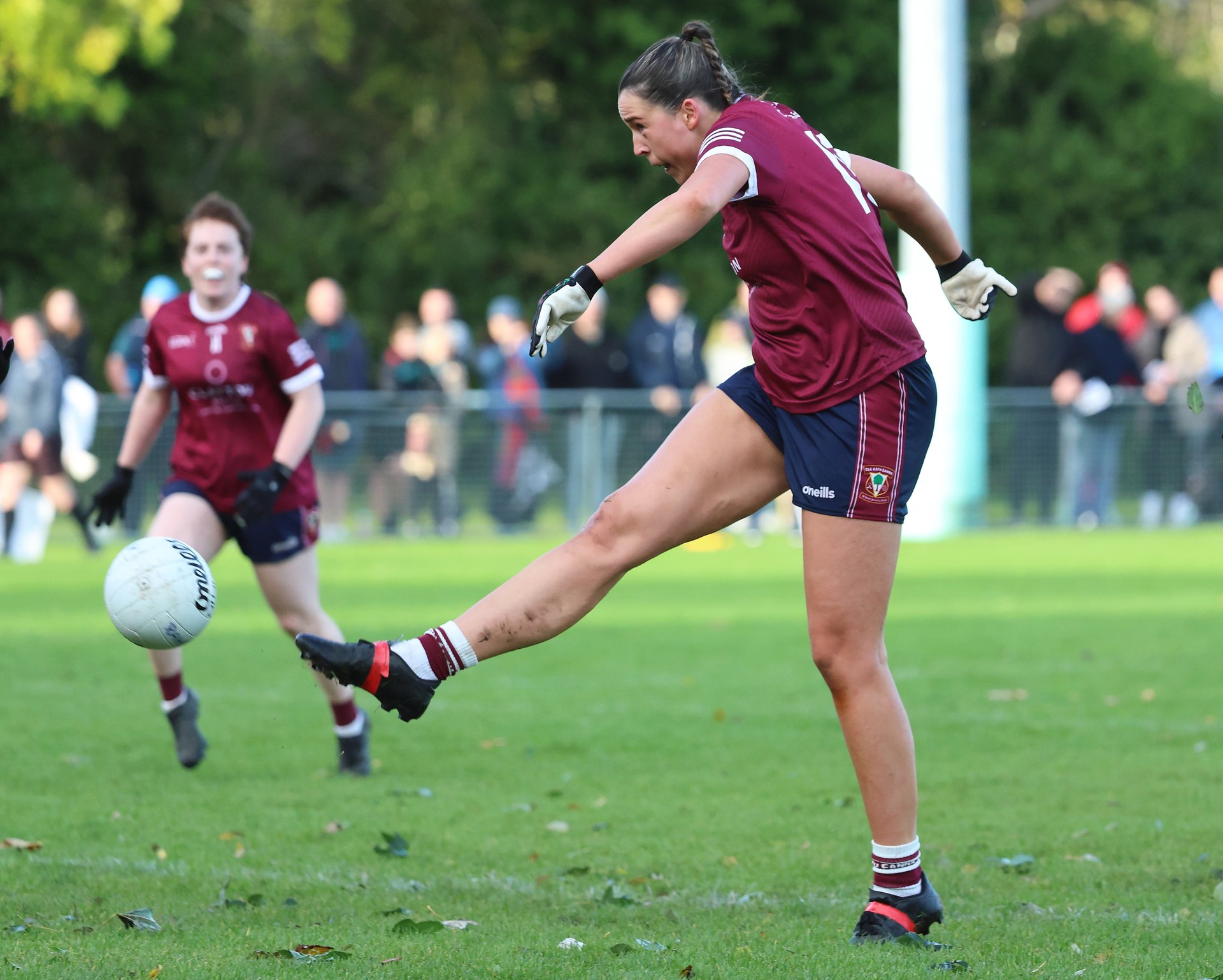 Anna Murphy in action for Raheny during their Go Ahead Ireland Junior Championship final victory over Naomh Olaf. Image Credit Maurice Grehan Image
